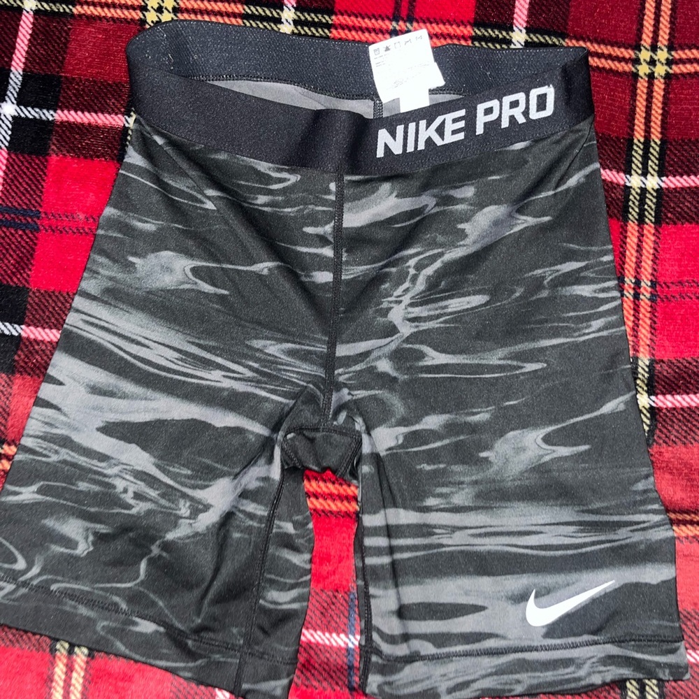 NIKE PRO CORE COMPRESSION POOL TIGHTS 7" BLACK/DARK GREY WOMEN